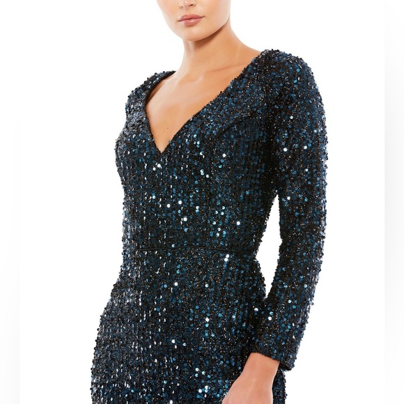 Mac Duggal Elegant Navy Sequin Gown v neck long sleeves size 6 NWT - Picture 3 of 12